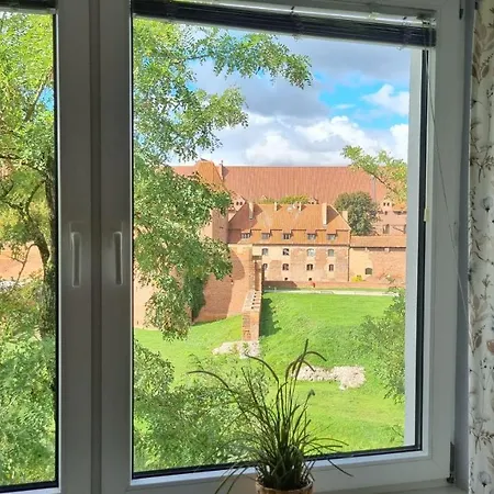 Okno Na Zamek Lejlighed *